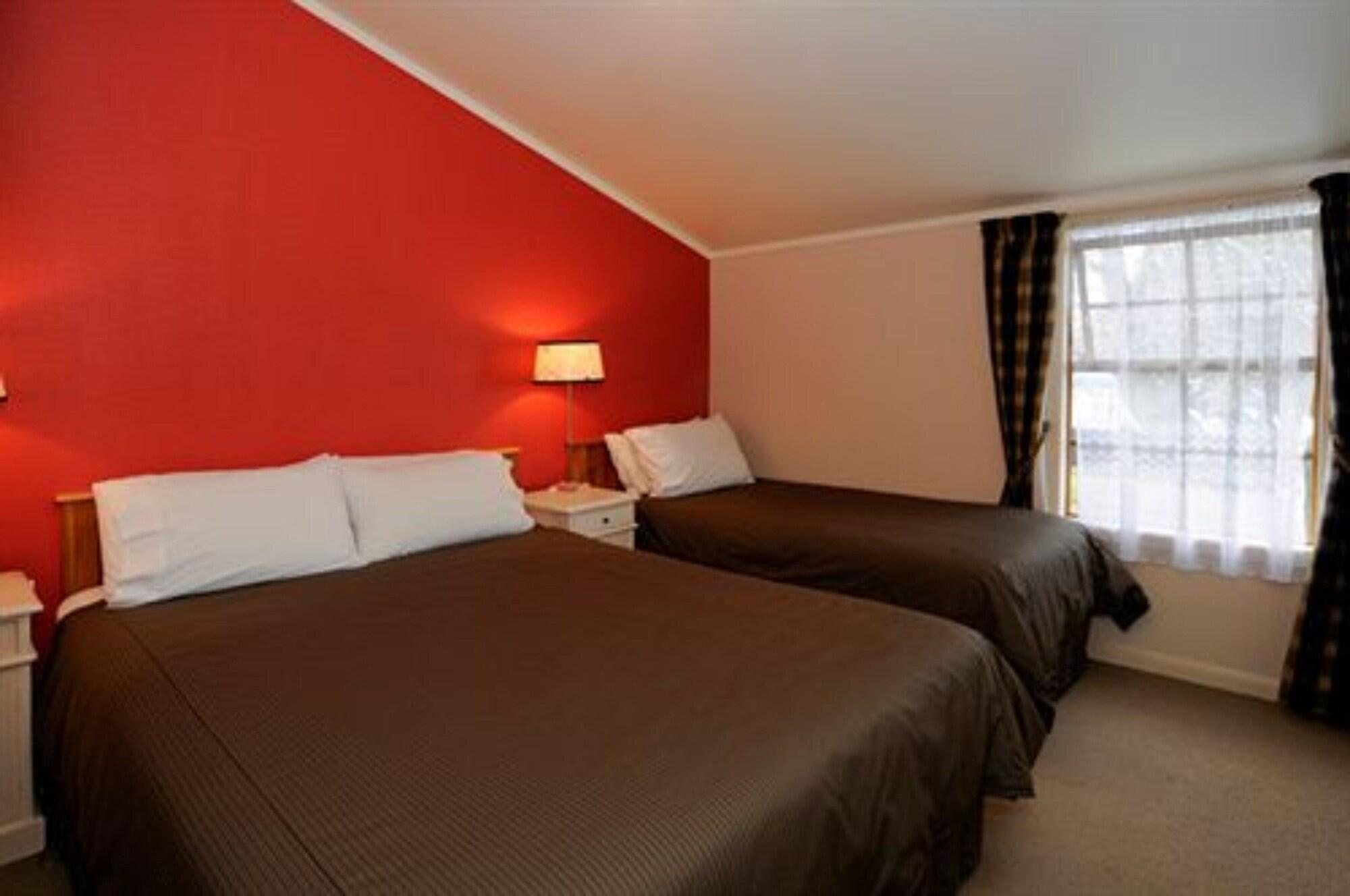 Victoria Motel 4*